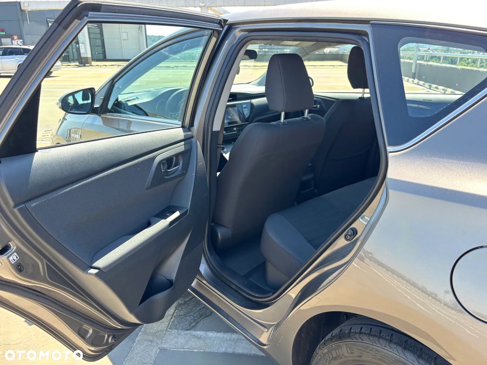 Toyota Auris 1.8 HSD Prestige - 25