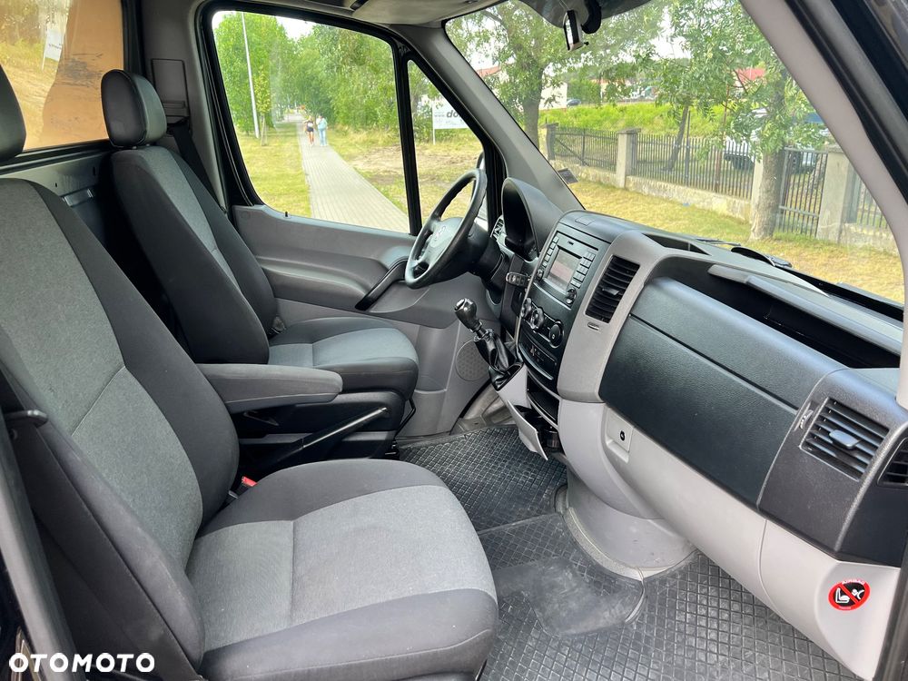 Volkswagen Crafter 2.0 TDI 163KM 2016 rok  Maxi Jumbo Czarny - 20