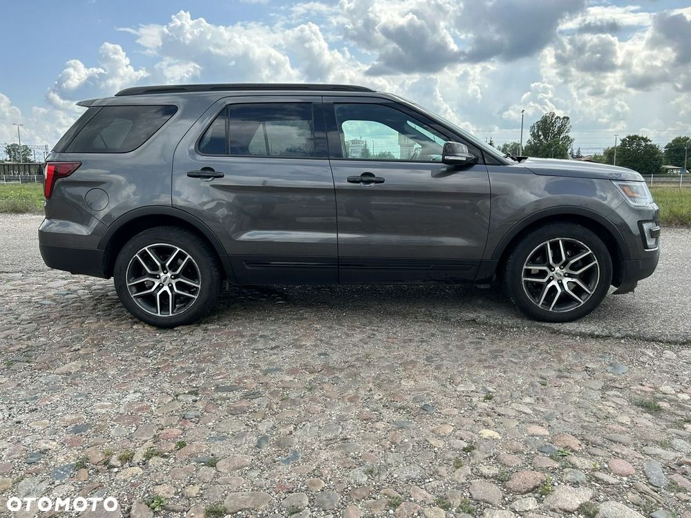 Ford Explorer - 2