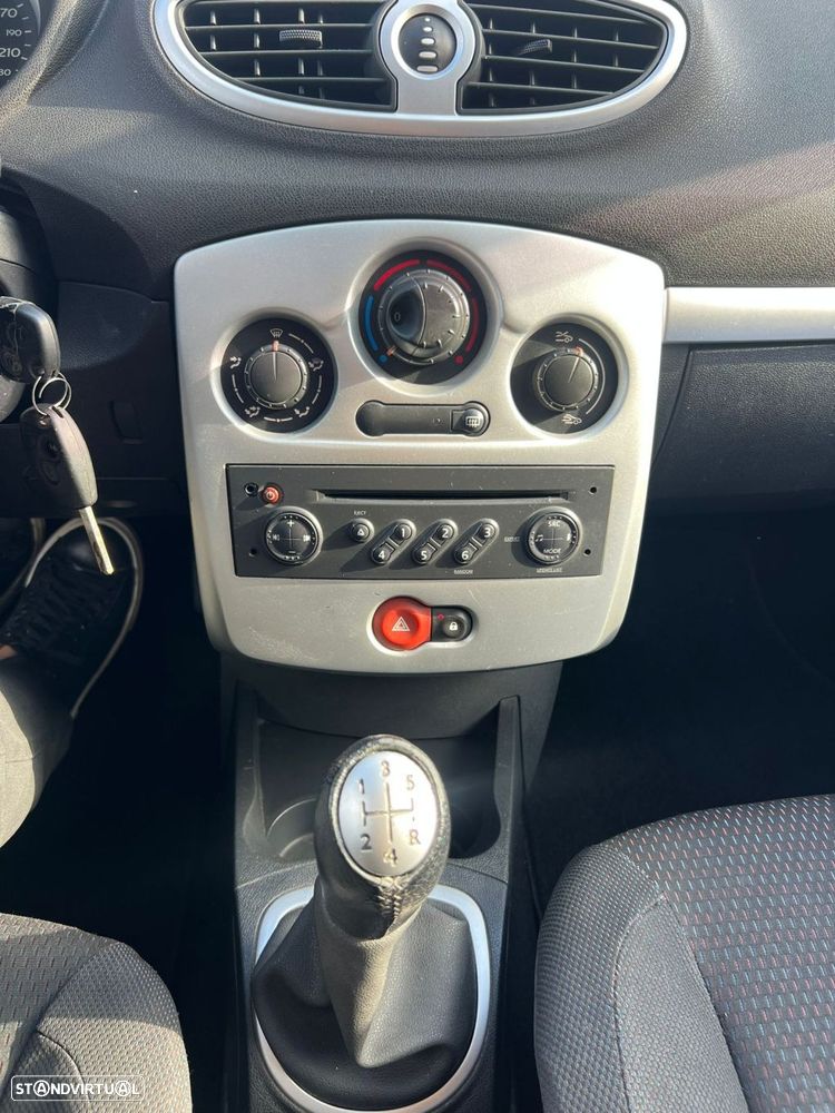 Renault Clio 1.2 16V Dynamique - 26