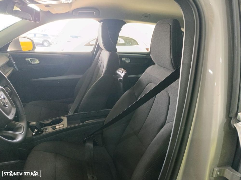 Volvo XC 40 1.5 T4 PHEV Essential - 6
