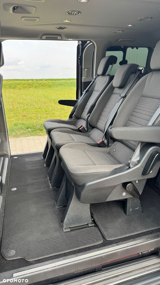 Ford Tourneo Custom - 13