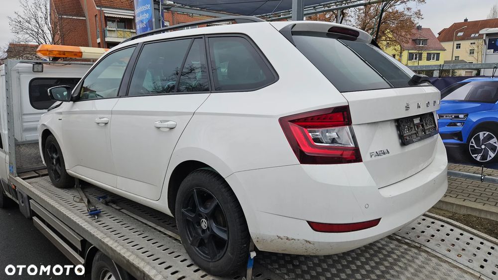 Skoda Fabia 1.0 TSI Clever - 4