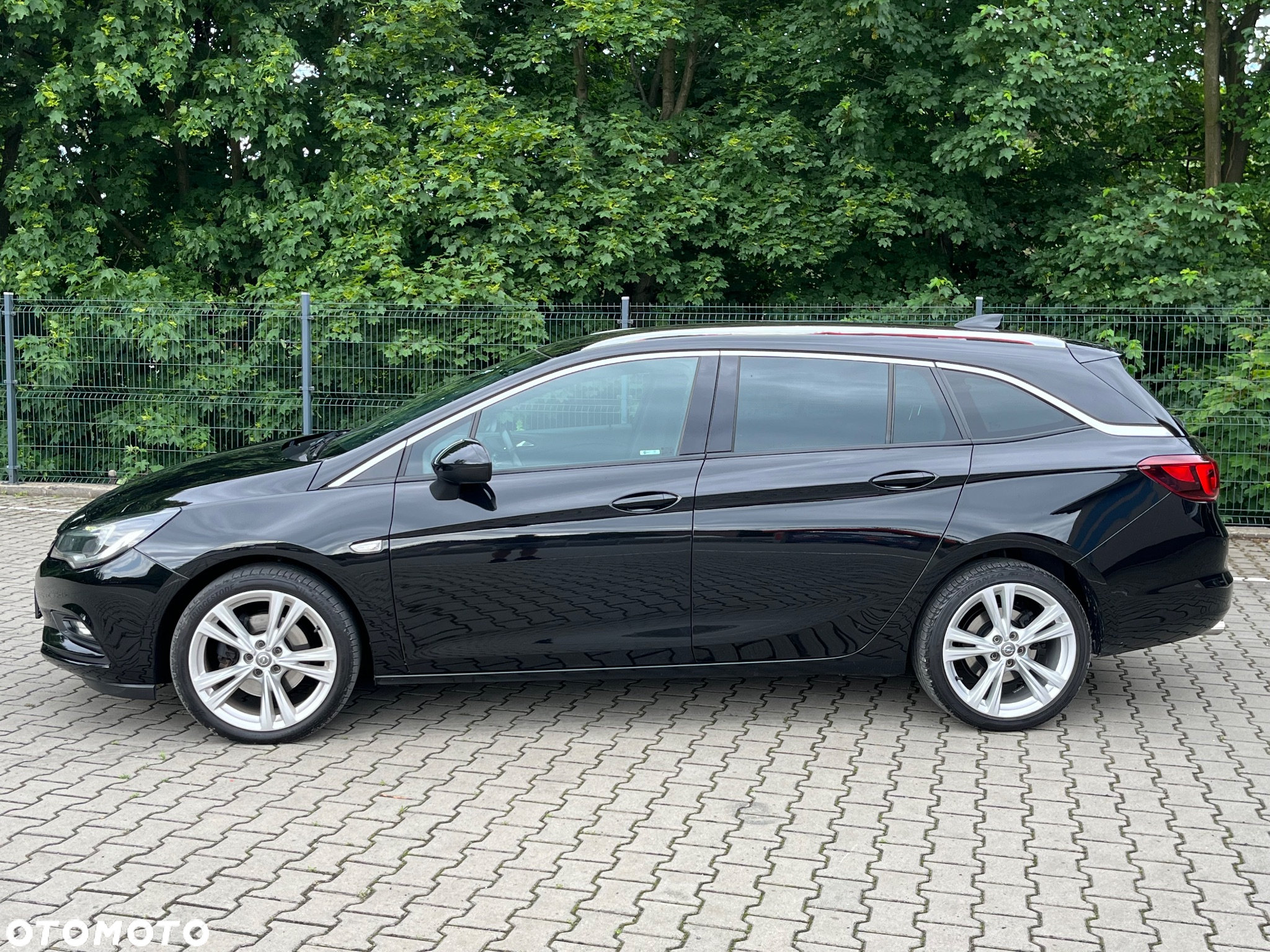 Opel Astra 1.6 Turbo Start/Stop Sports Tourer Innovation - 25