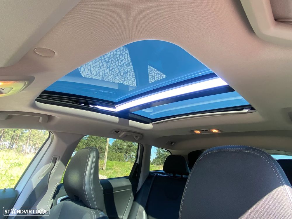 Volvo XC 60 D3 Geartronic Momentum - 22