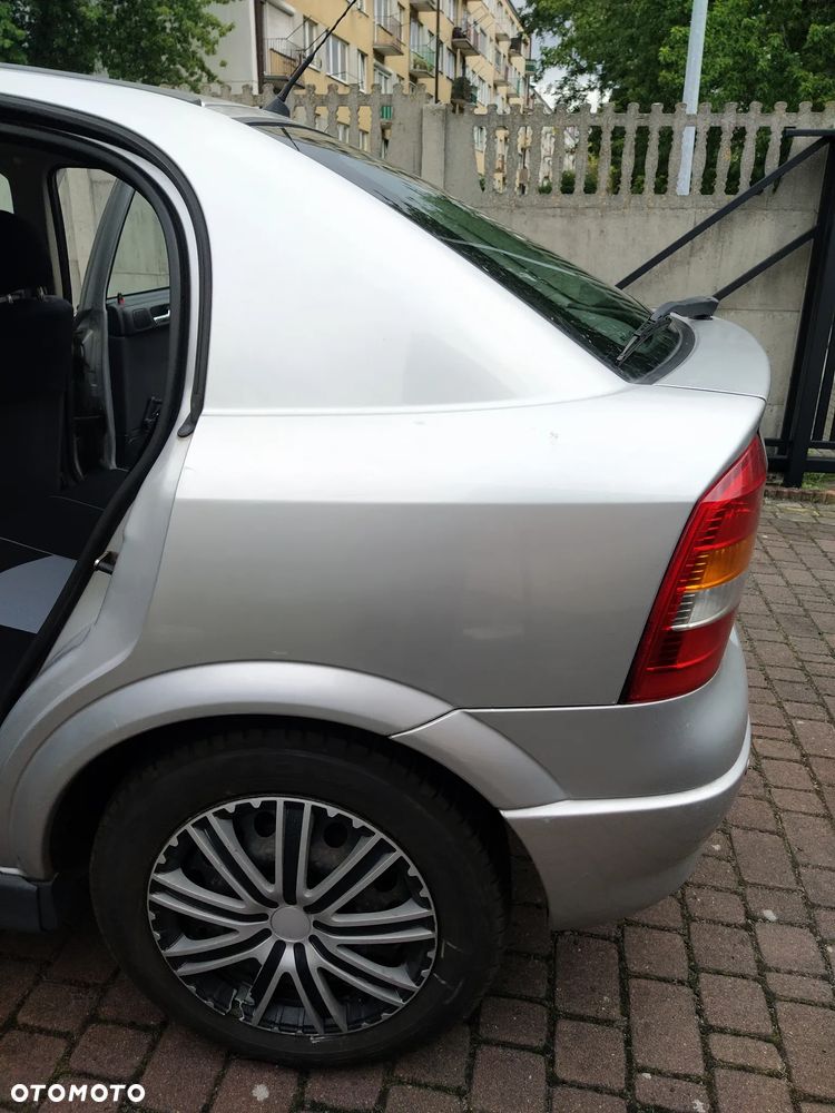 Opel Astra 1.4 - 3
