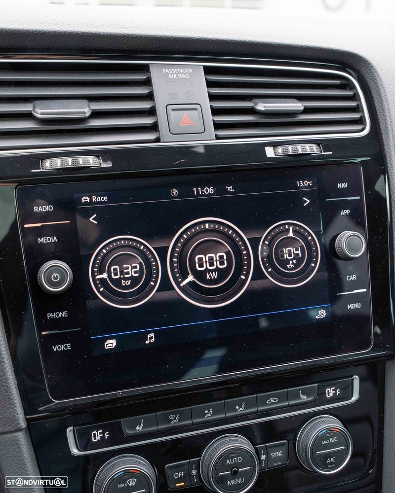 VW Golf 2.0 TSi R DSG - 24