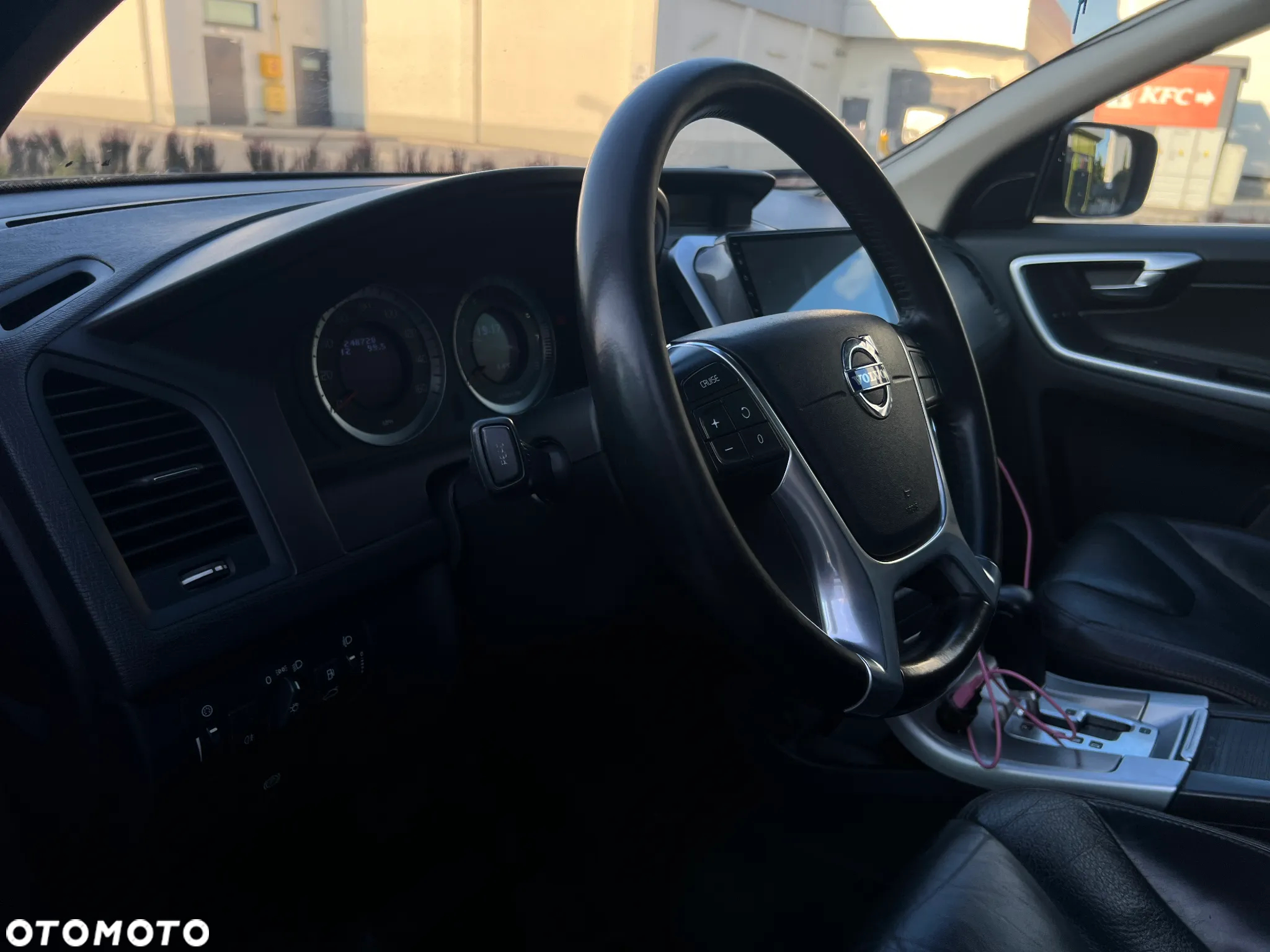 Volvo XC 60 T6 AWD Kinetic - 12
