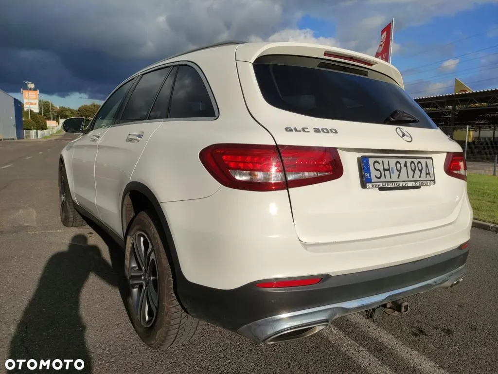 Mercedes-Benz GLC Coupe 300 4-Matic - 4