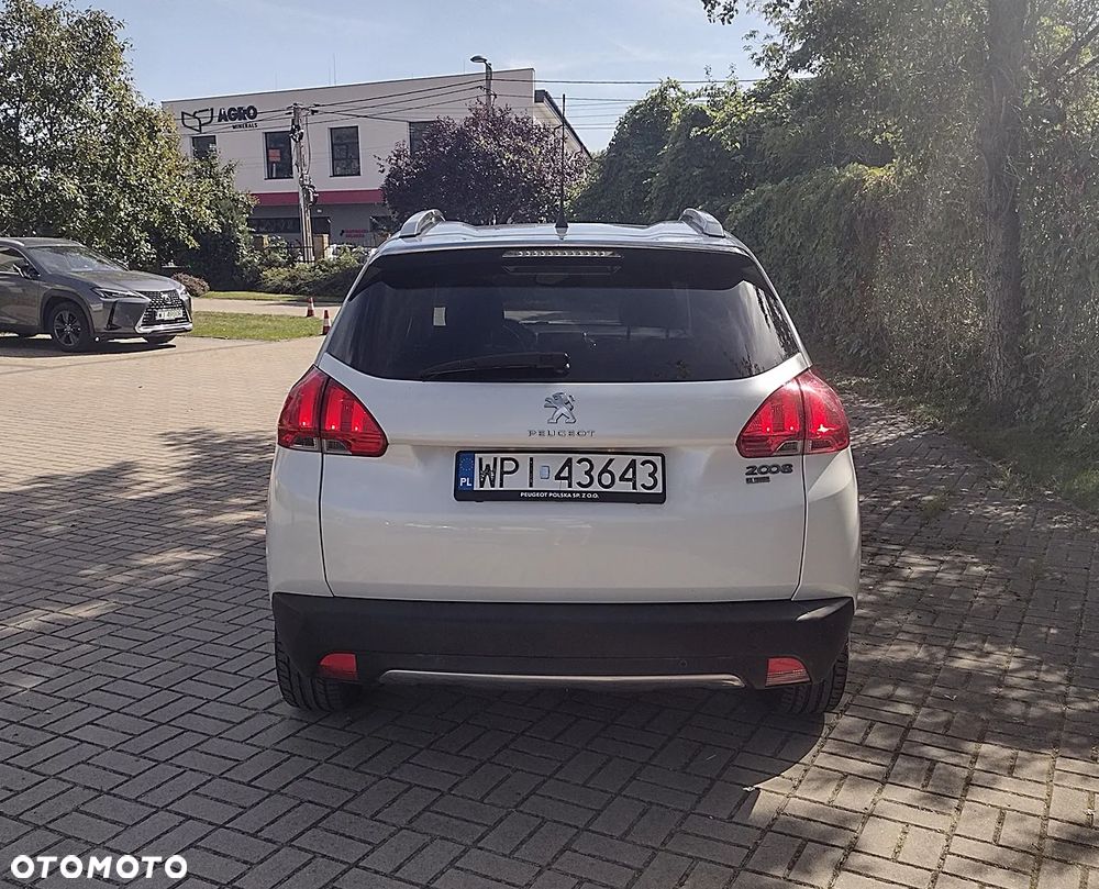 Peugeot 2008 1.2 Pure Tech Allure S&S - 6