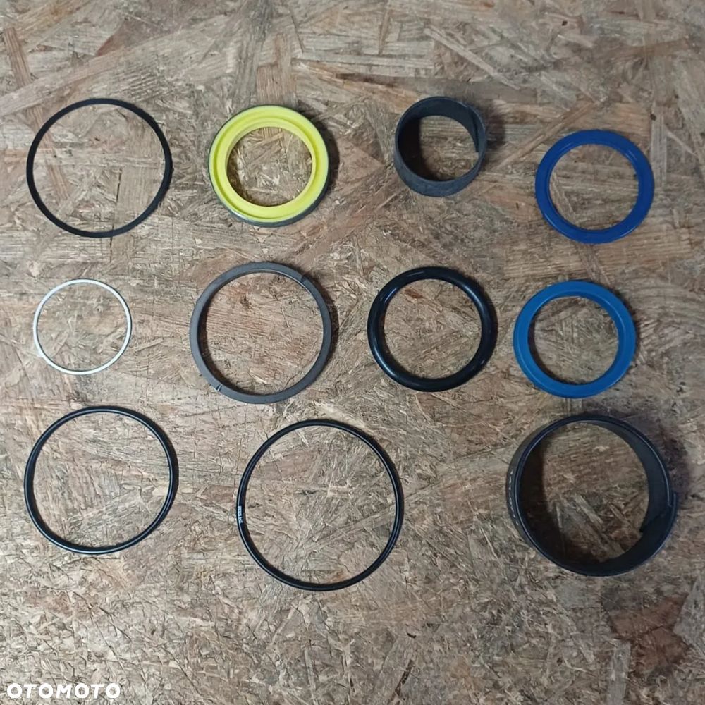 Zestaw Uszczelnień Siłownika Hydraulicznego 3790117 CAT OEM - 1