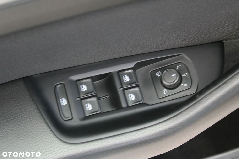 Volkswagen Passat - 18