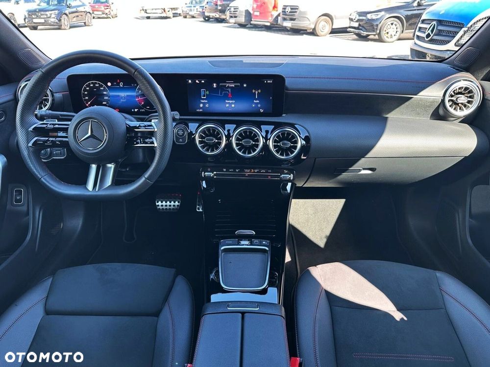 Mercedes-Benz CLA - 8