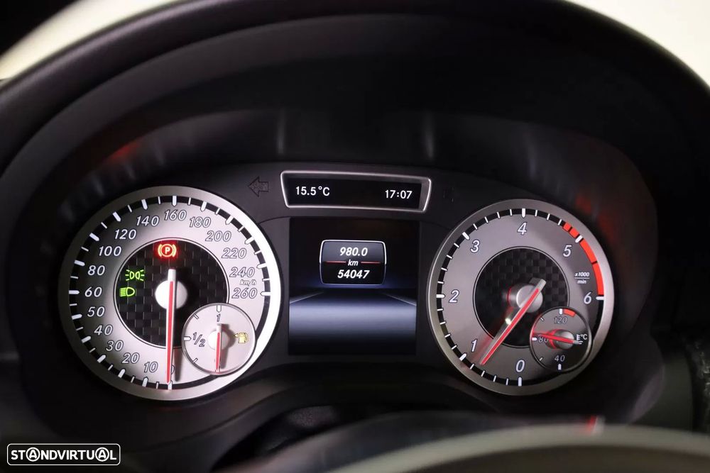 Mercedes-Benz A 200 d AMG Line - 21