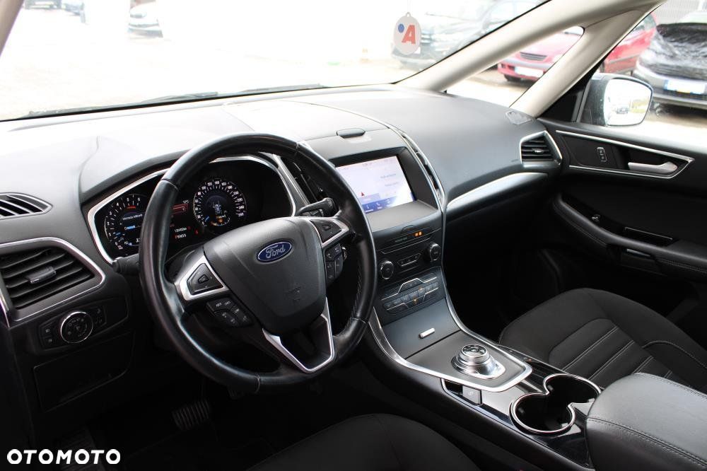Ford Galaxy - 11