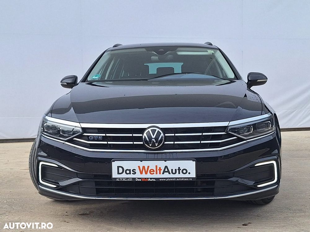 Volkswagen Passat - 4