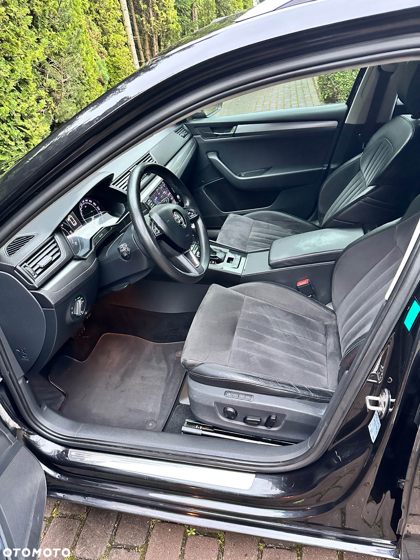 Skoda Superb 2.0 TDI L&K DSG - 5