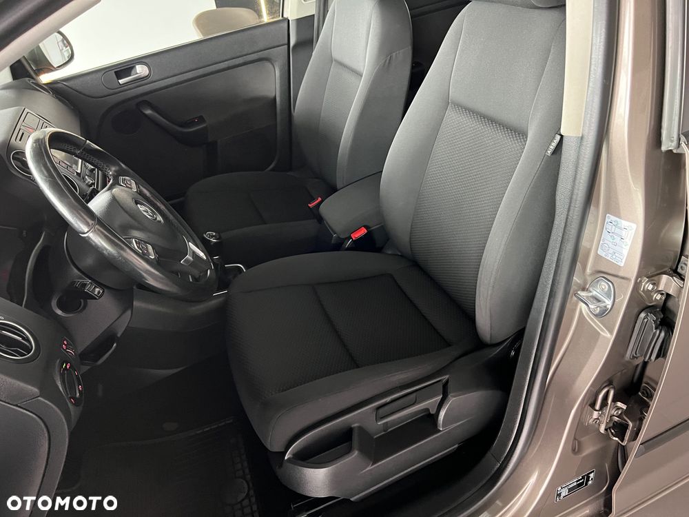 Volkswagen Golf Plus - 11