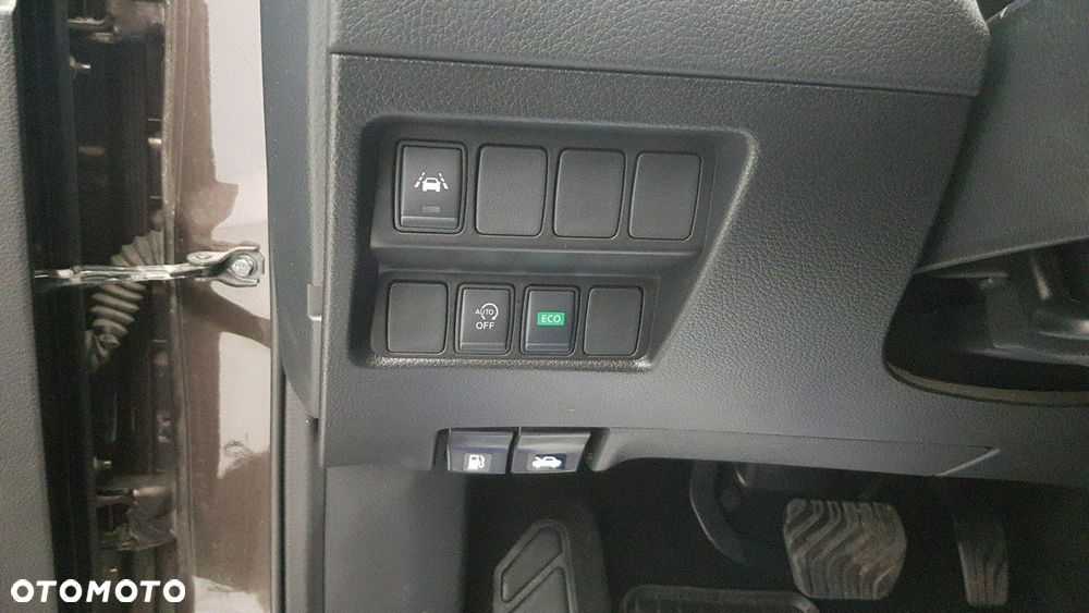 Nissan Qashqai - 25