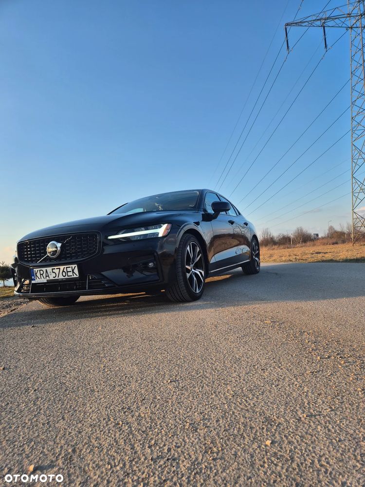 Volvo S60 B5 B AWD Plus Dark - 21