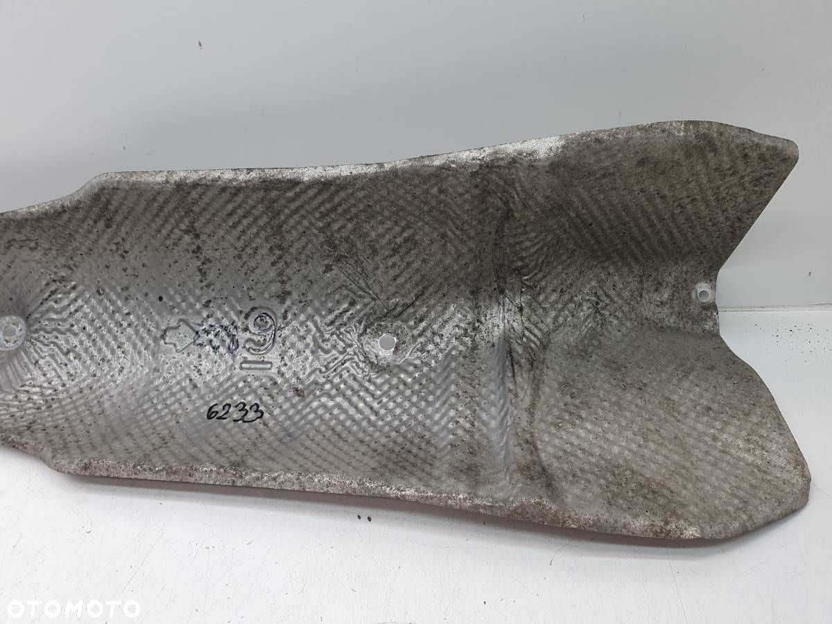 OSŁONA TERMICZNA TŁUMIKA RURY TOYOTA YARIS III 1.3 BENZYNA 5D - 3