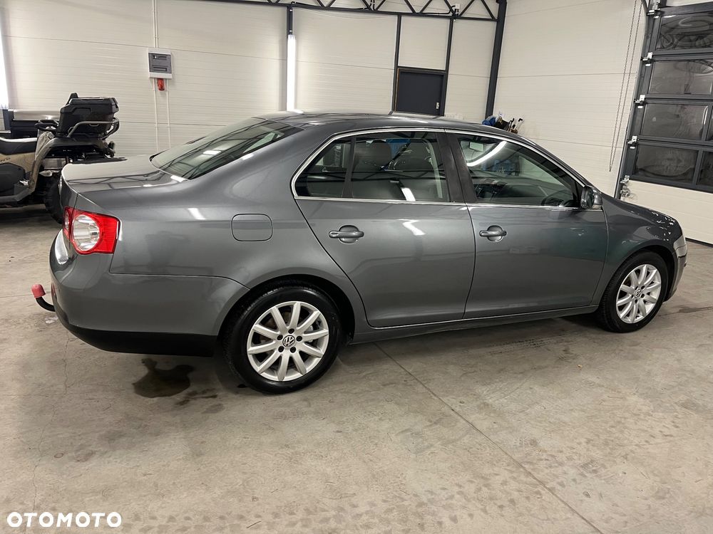 Volkswagen Jetta 1.9 TDI DPF Comfortline - 12