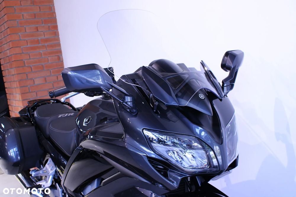 Yamaha FJR - 15