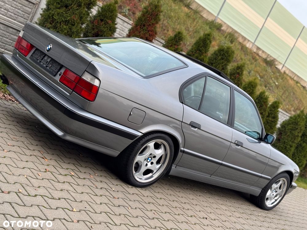 BMW Seria 5 525i - 6