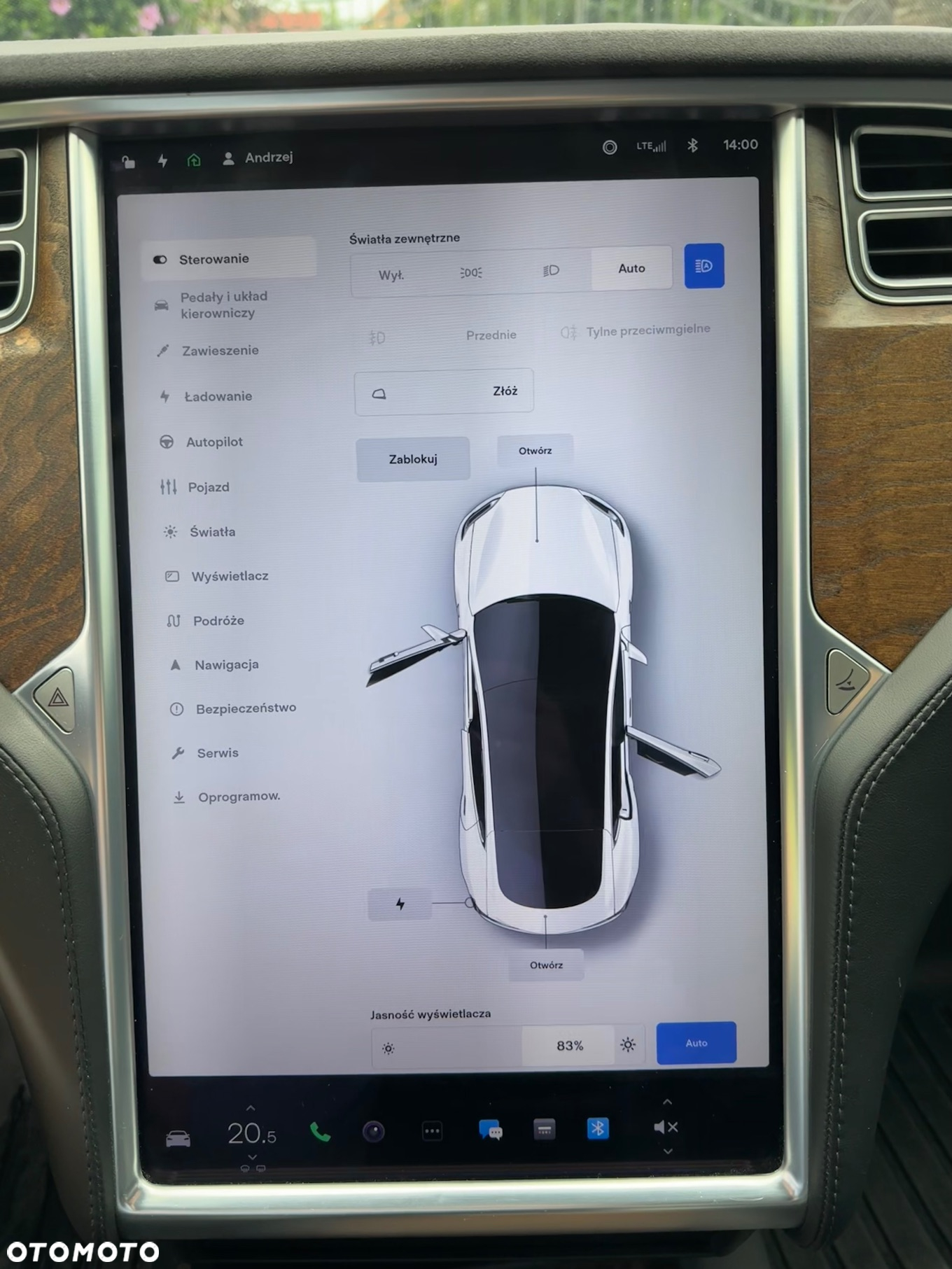Tesla Model S - 16