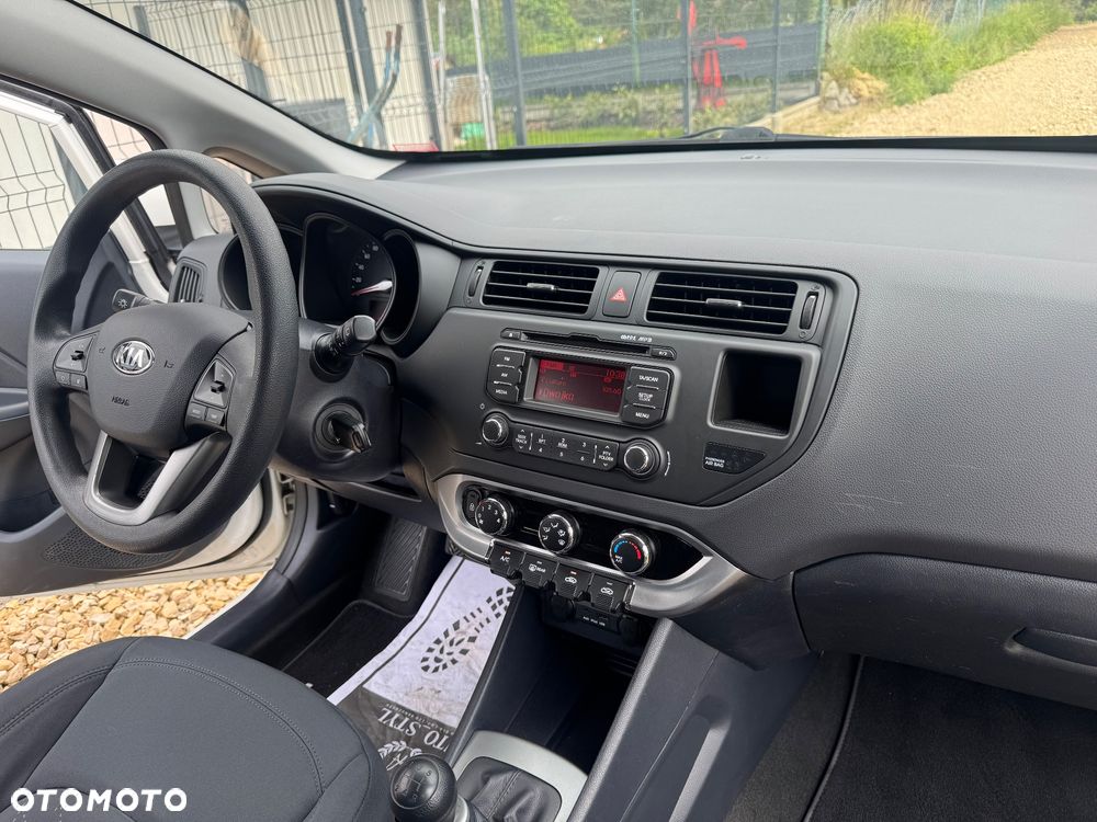 Kia Rio 1.2 Dream Team Edition - 19