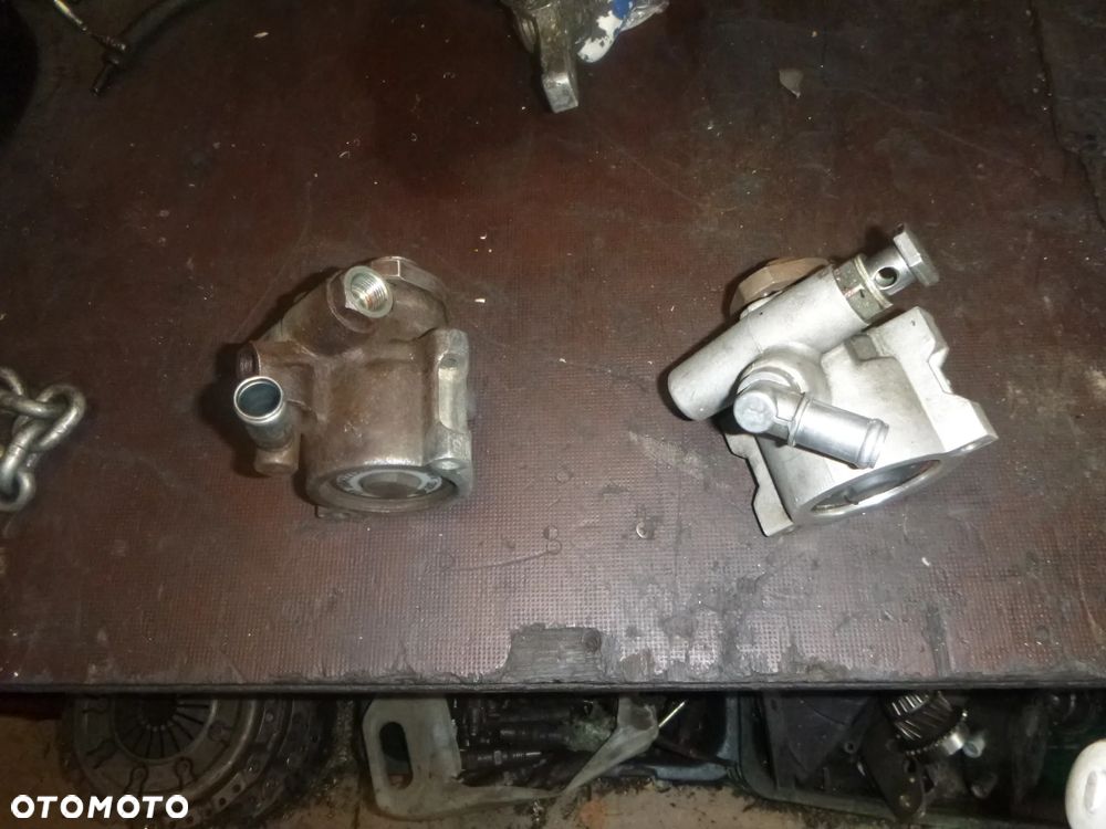 POMPA WSPOMAGANIA VW T4  2,4D 2,5tdi - 2