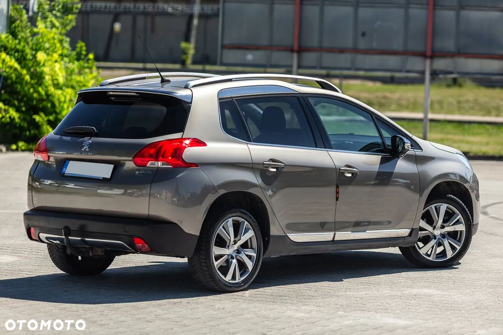 Peugeot 2008 1.2 Pure Tech Style S&S - 13