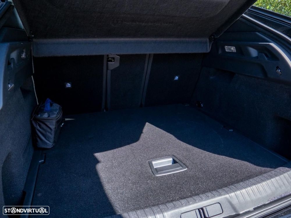 Peugeot e-3008 73 kWh GT — fotografia 14