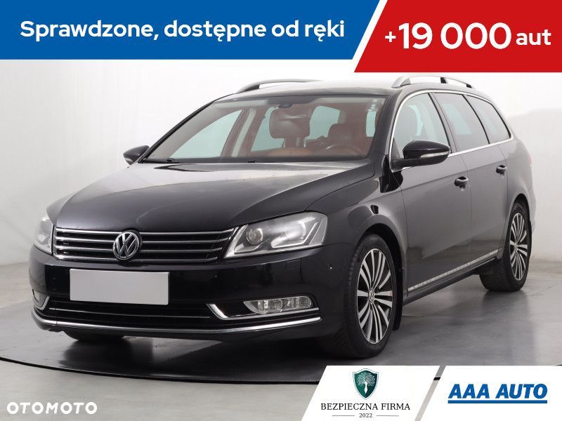 Volkswagen Passat - 1