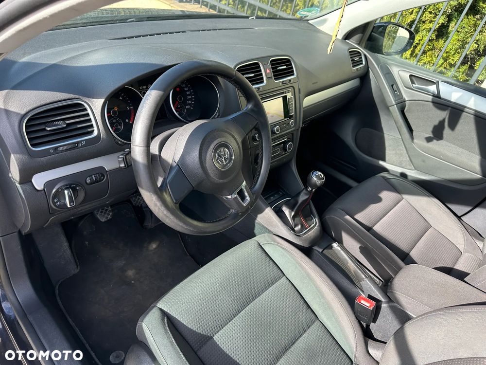 Volkswagen Golf 1.6 TDI DPF BlueMotion - 18