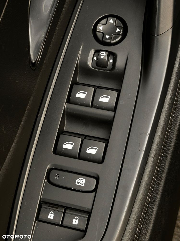 Peugeot 308 BlueHDi 130 EAT8 Allure Pack - 33