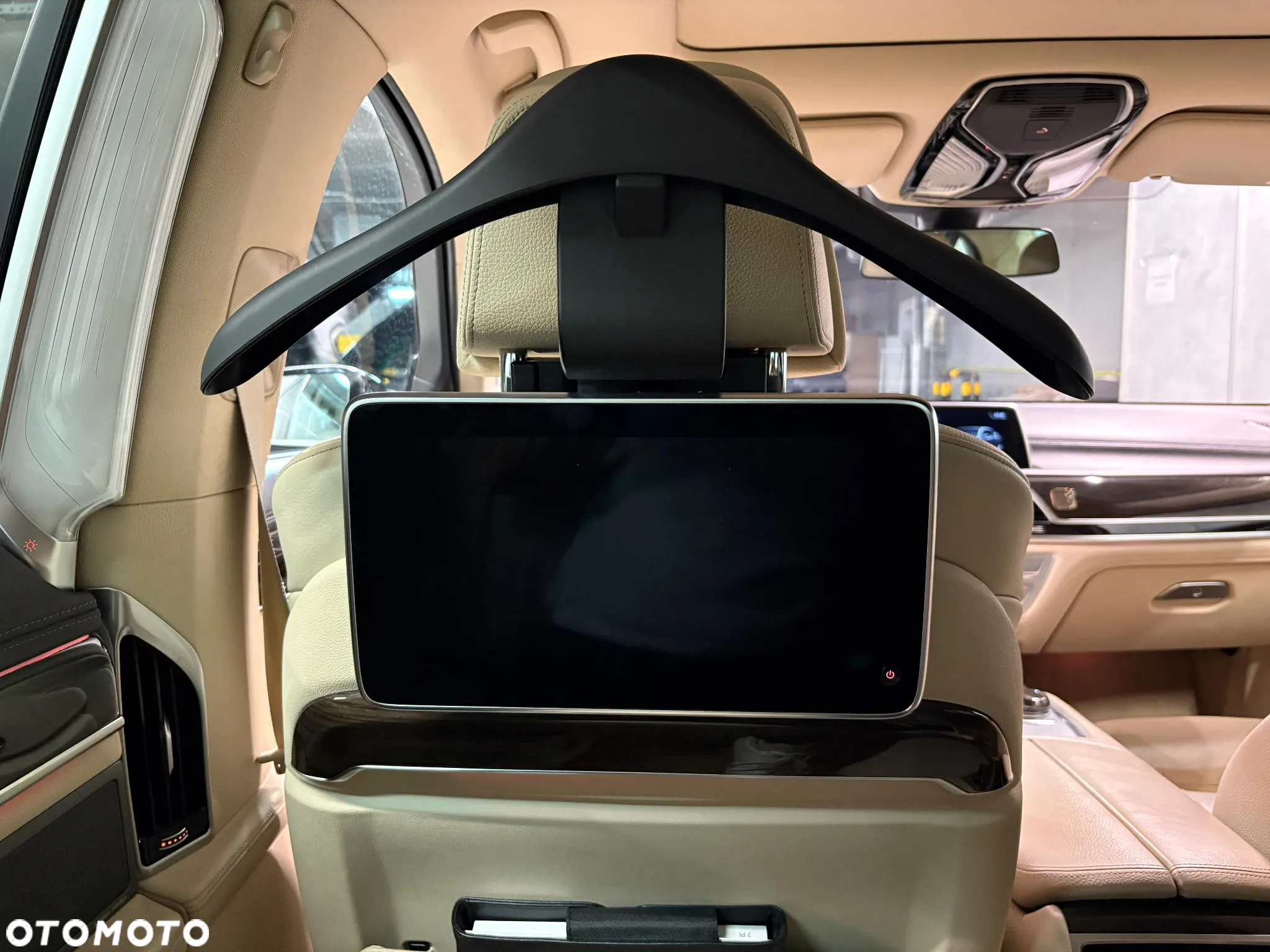 BMW Seria 7 750Li xDrive - 18