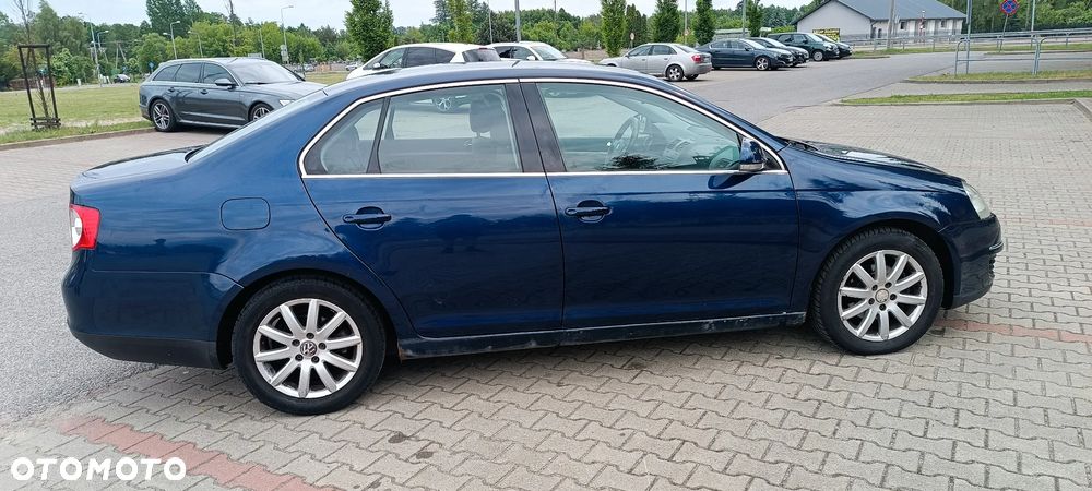 Volkswagen Jetta 1.9 TDI Comfortline - 11