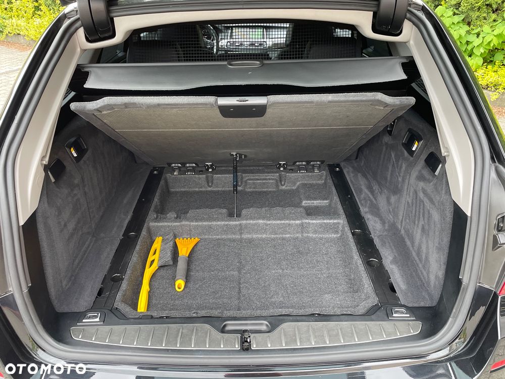 BMW Seria 5 530d xDrive Touring Luxury Line - 26