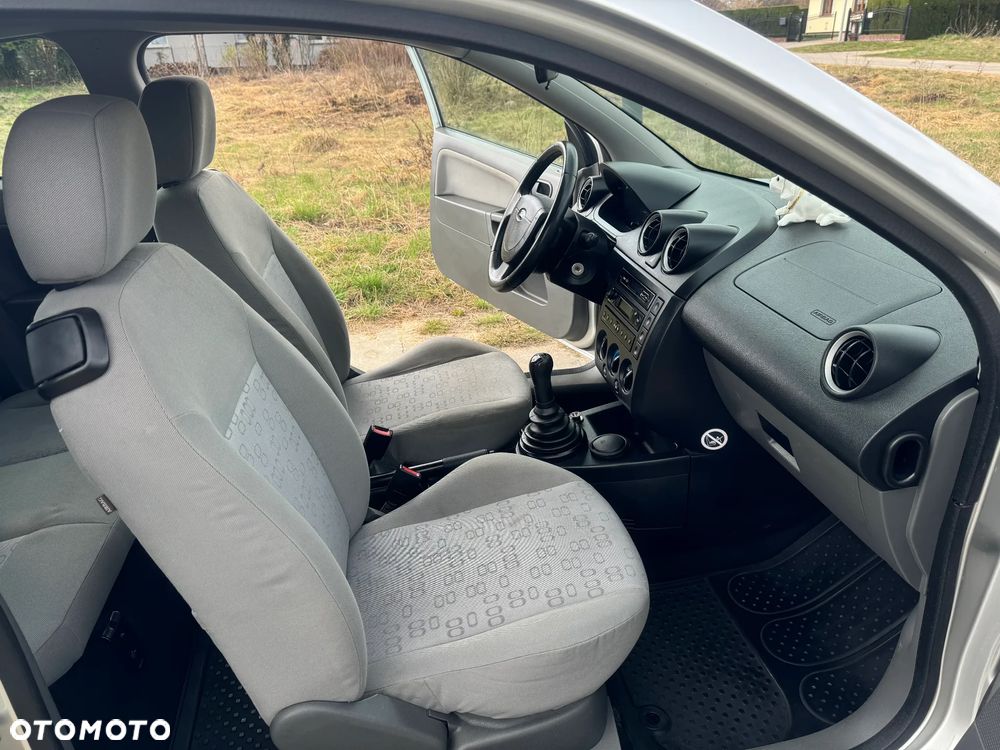 Ford Fiesta - 8