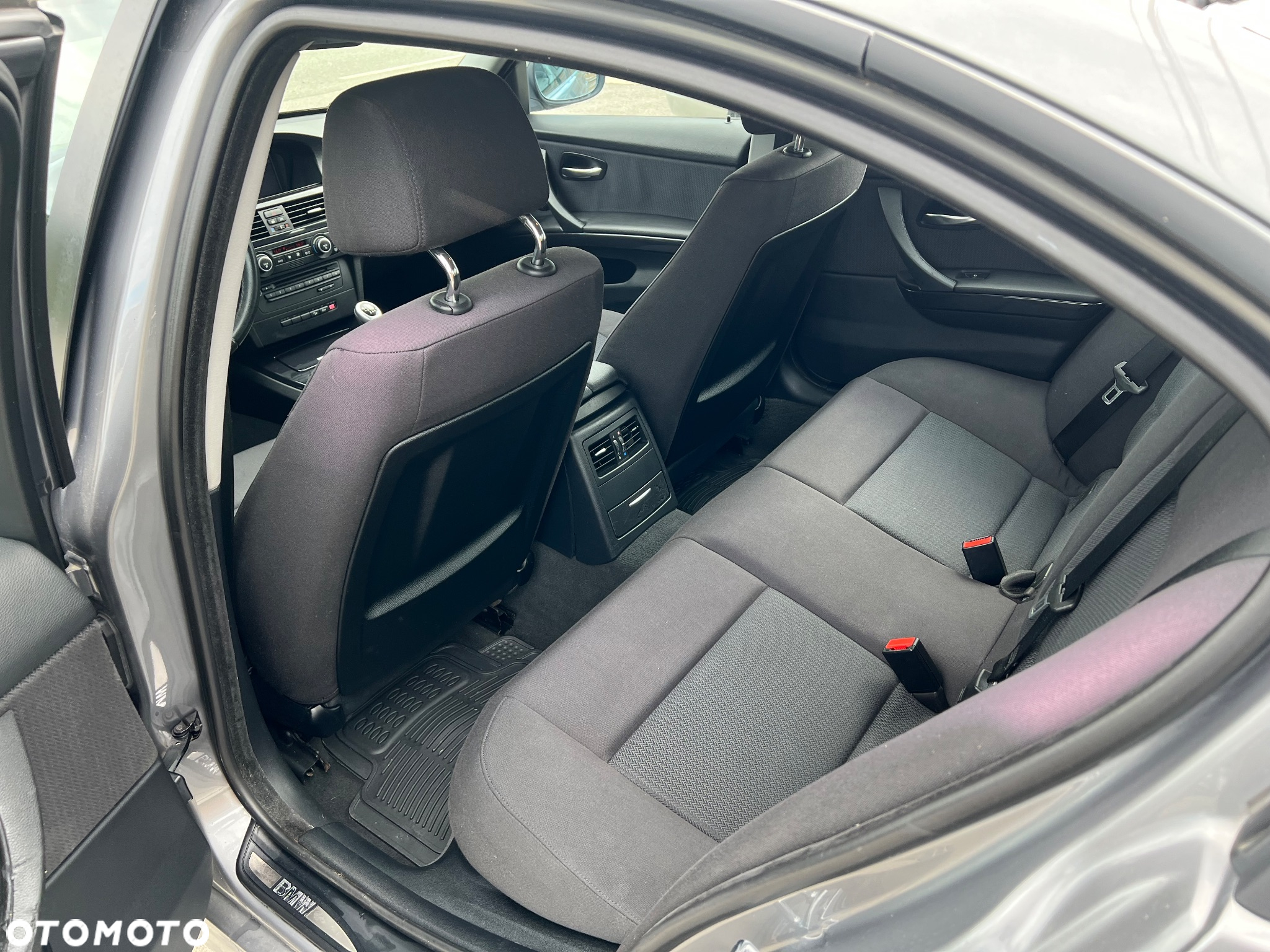 BMW Seria 3 320d xDrive - 23