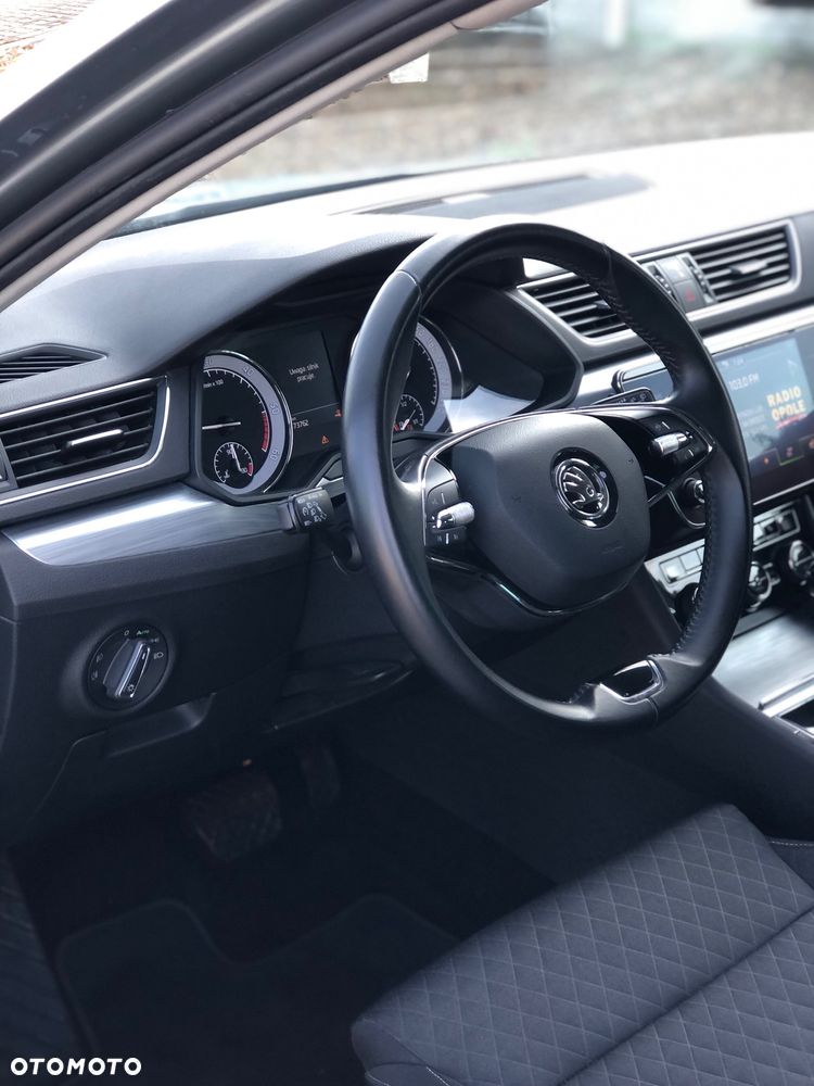 Skoda Superb 2.0 TDI DSG Style - 26