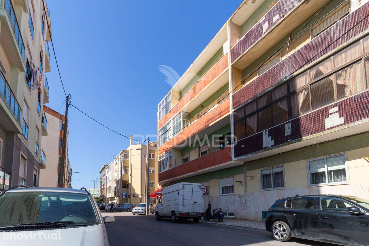 Luminoso T2 com Duas Varandas no Seixal – Excelente Oportunidade de... - Grande imagem: 3/31