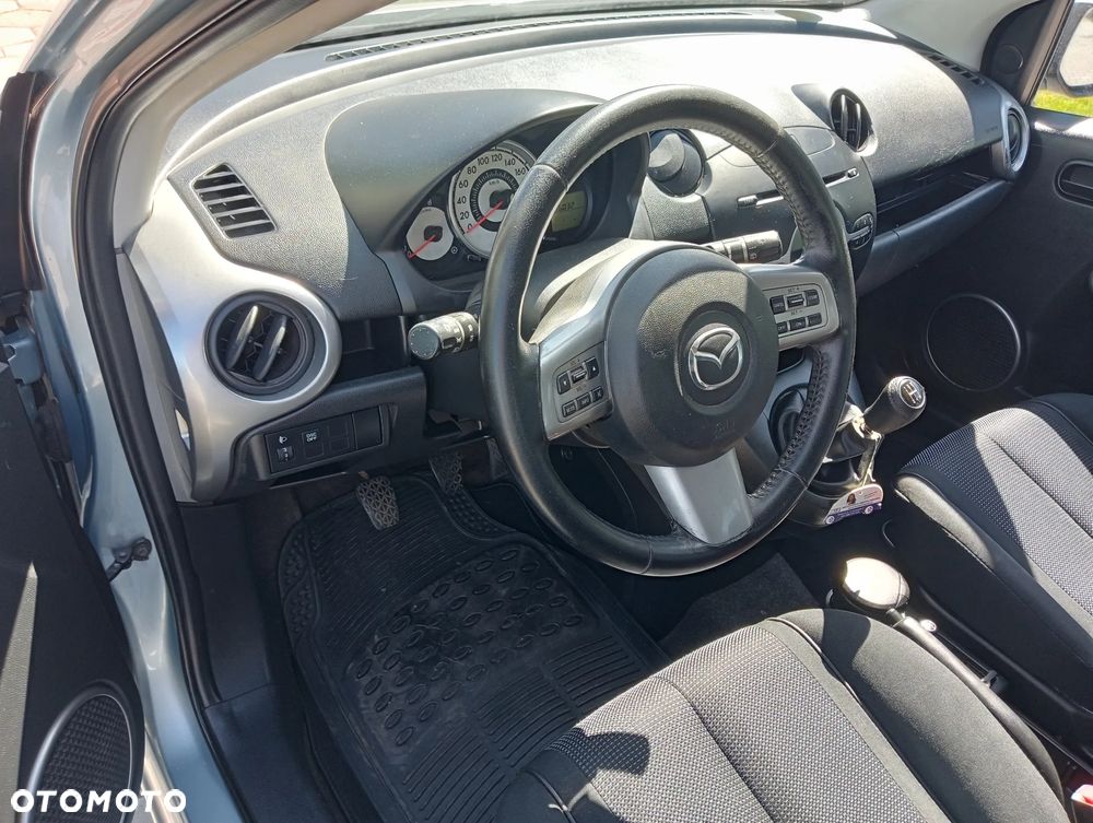 Mazda 2 - 17