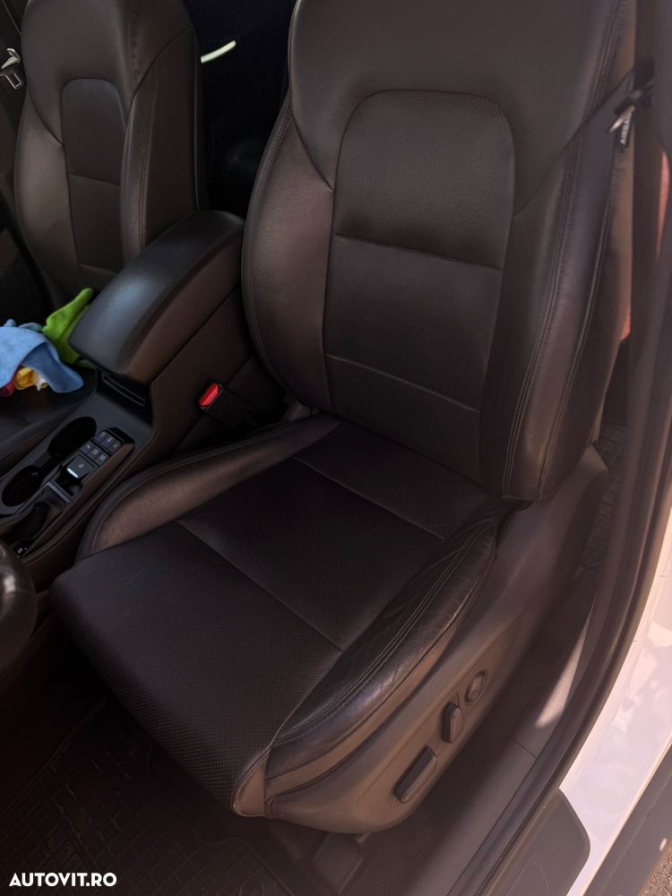 Hyundai Tucson 2.0 CRDI 4WD 8AT Luxury - 11