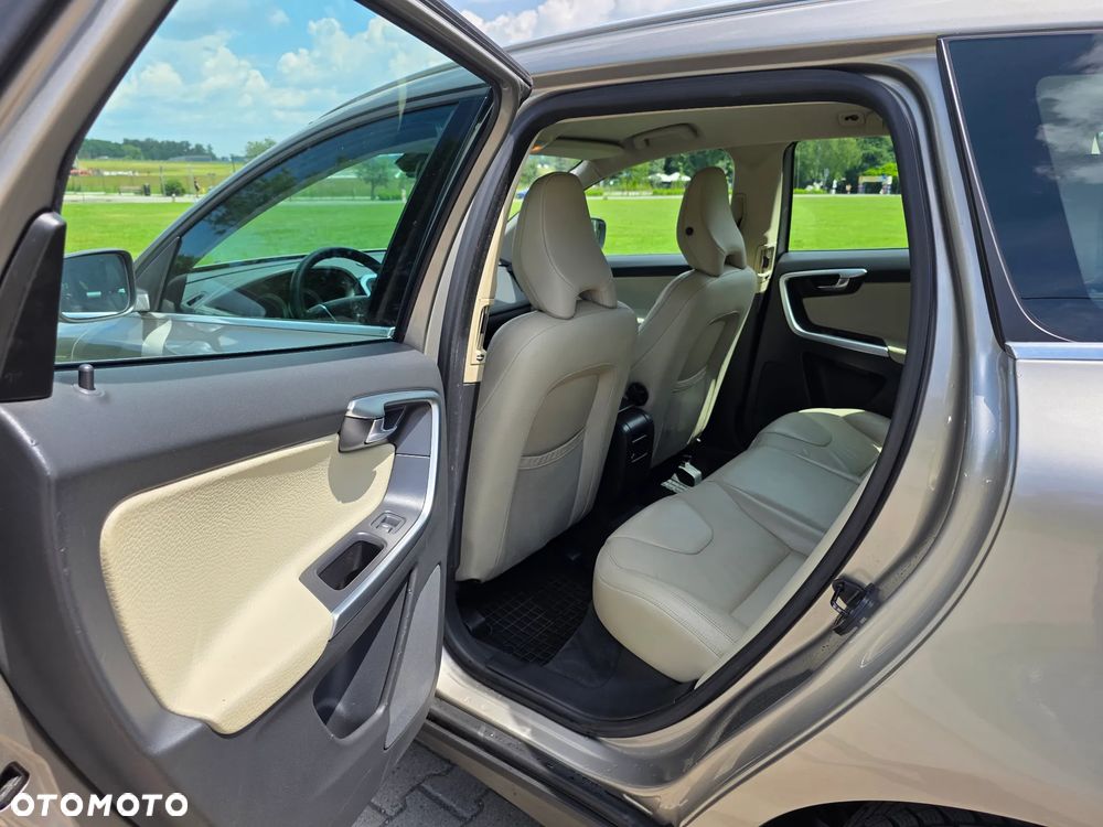 Volvo XC 60 D5 AWD Summum - 16