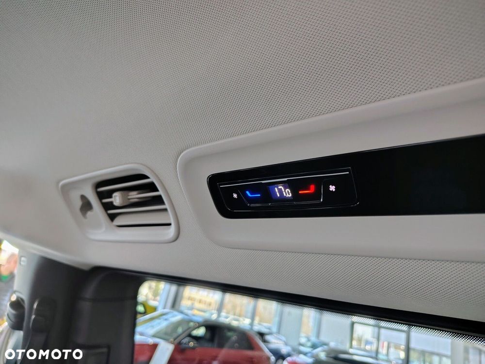 Volkswagen ID. Buzz Pro z długim rozstawem osi silnik: 210 kW (286 KM) 86 kWh / skrzynia biegów: Automatyczna 1 biegowa rozstaw osi: 3239 mm - 27