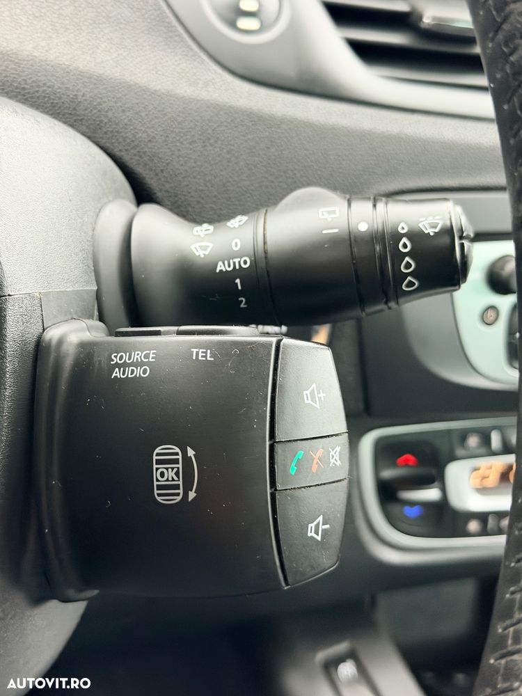 Renault Scenic dCi 110 LIMITED - 28