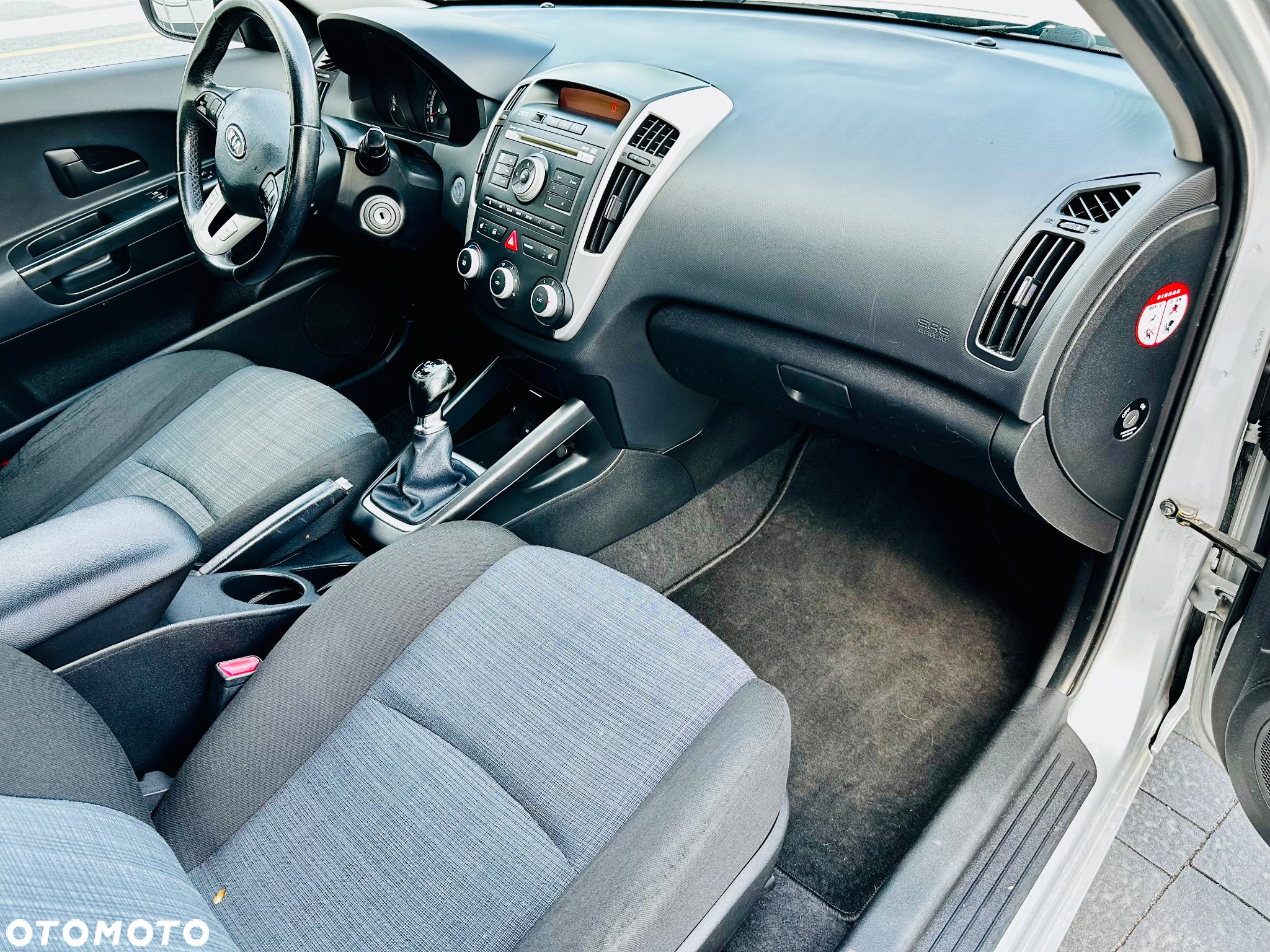 Kia Ceed 1.4 CVVT Spirit - 17