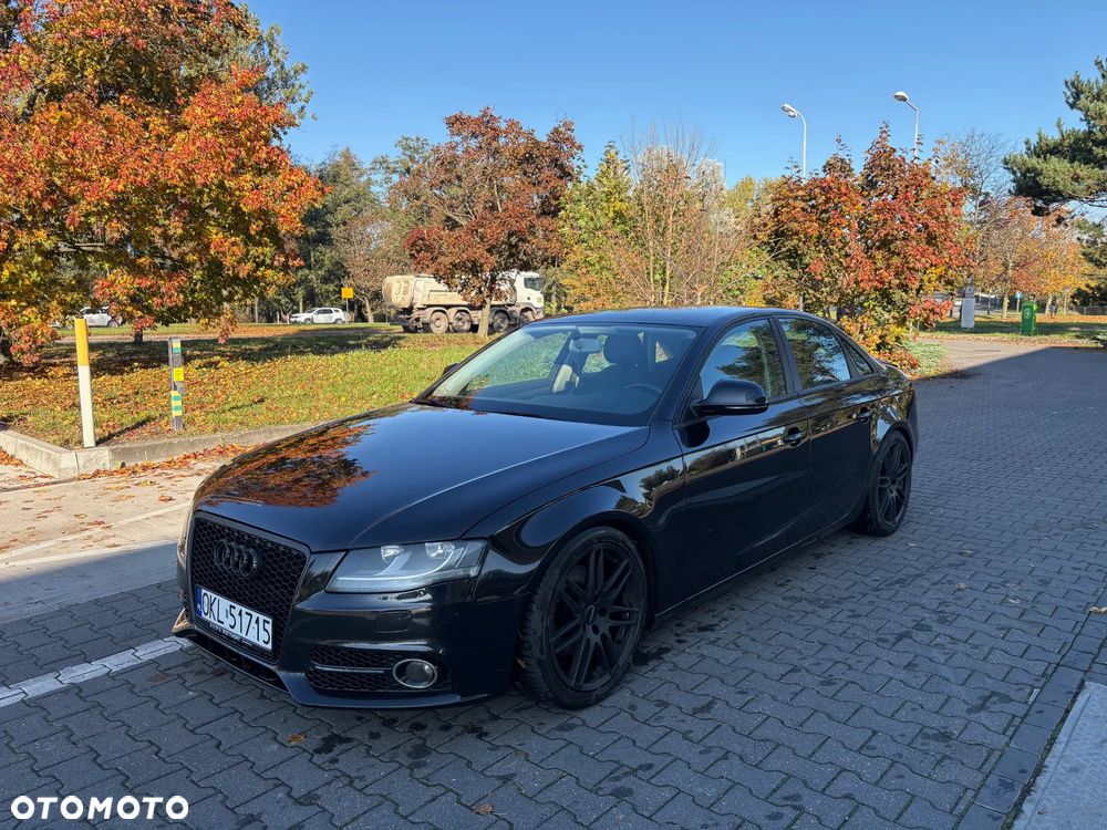 Audi A4 Limousine - 1